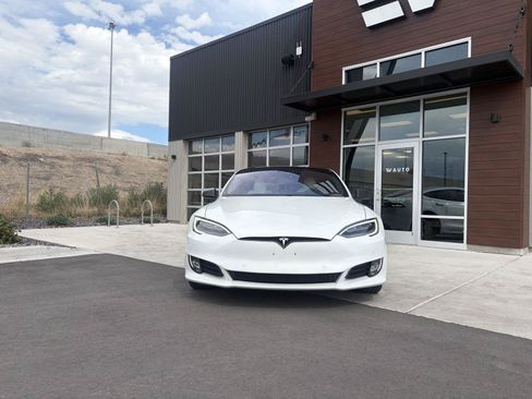 Used 2020 Tesla Model S Performance AWD/4WD image 2