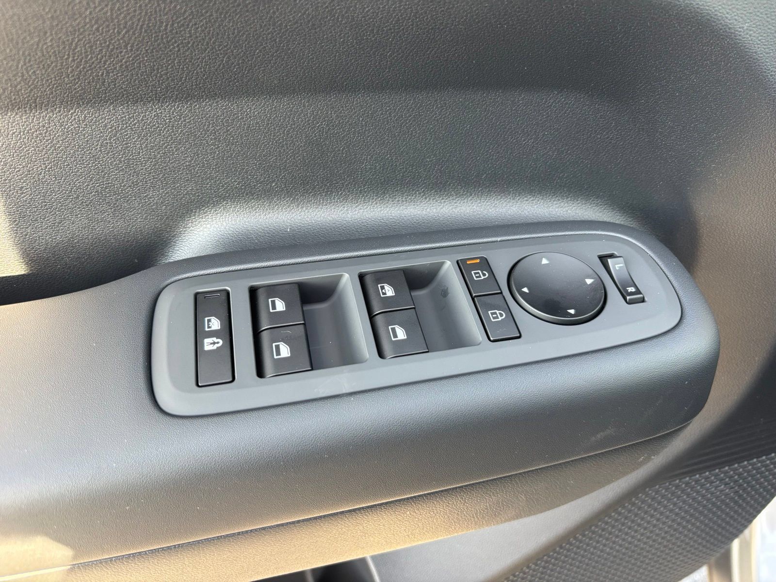 New 2027 Hyundai Santa Fe SE FWD image 12