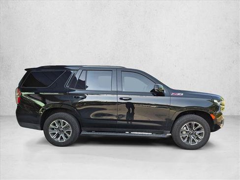 Used 2024 Chevrolet Tahoe Z71 w/ Luxury Package AWD/4WD image 4