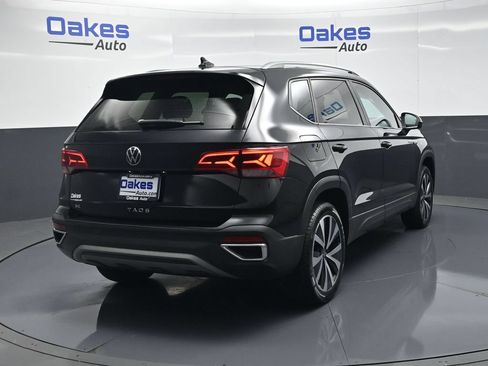 Used 2024 Volkswagen Taos SE FWD image 8