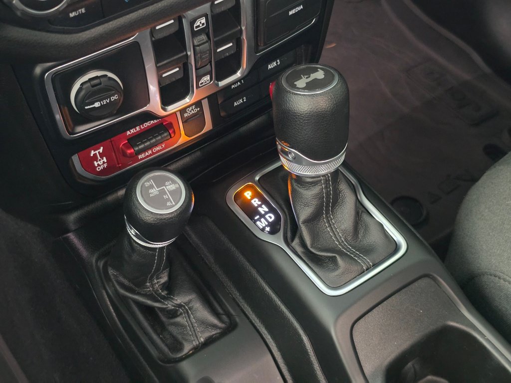 Used 2024 Jeep Wrangler Unlimited AWD/4WD image 22