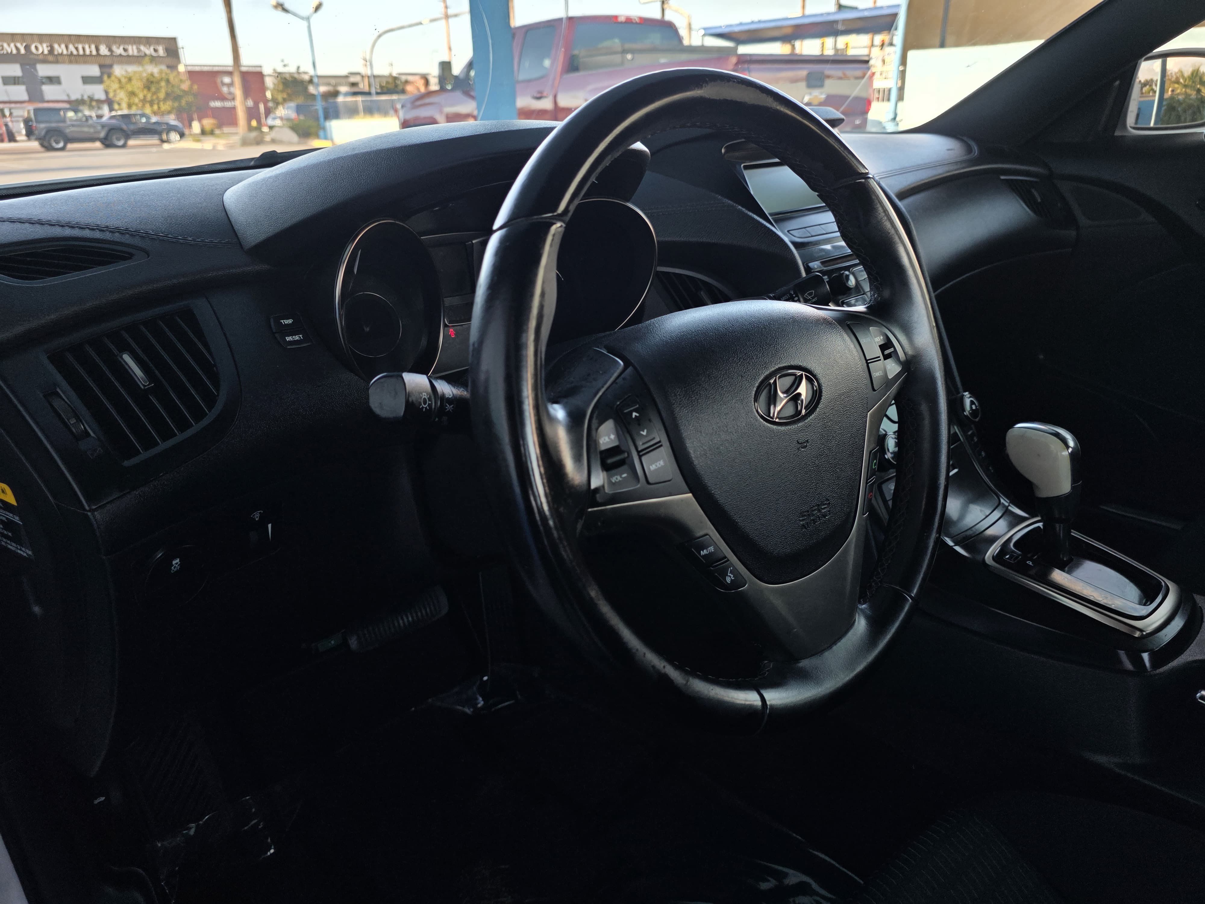 Used 2013 Hyundai Genesis 2.0T RWD image 8