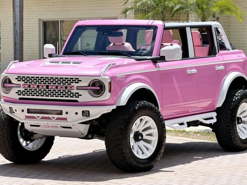 Used 2025 Ford Bronco Outer Banks AWD/4WD image 12