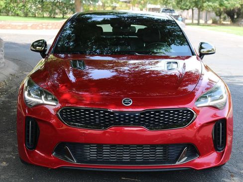 Used 2018 Kia Stinger GT2 RWD image 4