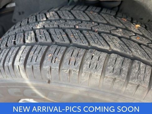 Used 2019 Toyota Tacoma TRD Sport image 9