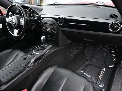 Used 2006 MAZDA MX-5 Miata Grand Touring w/ Premium Pkg RWD image 10