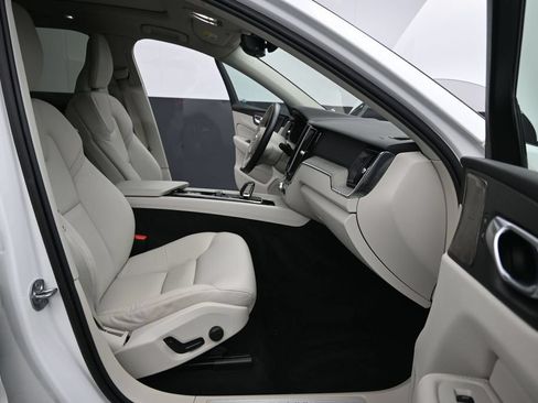 Certified 2023 Volvo XC60 B5 Plus w/ Climate Package AWD/4WD image 14