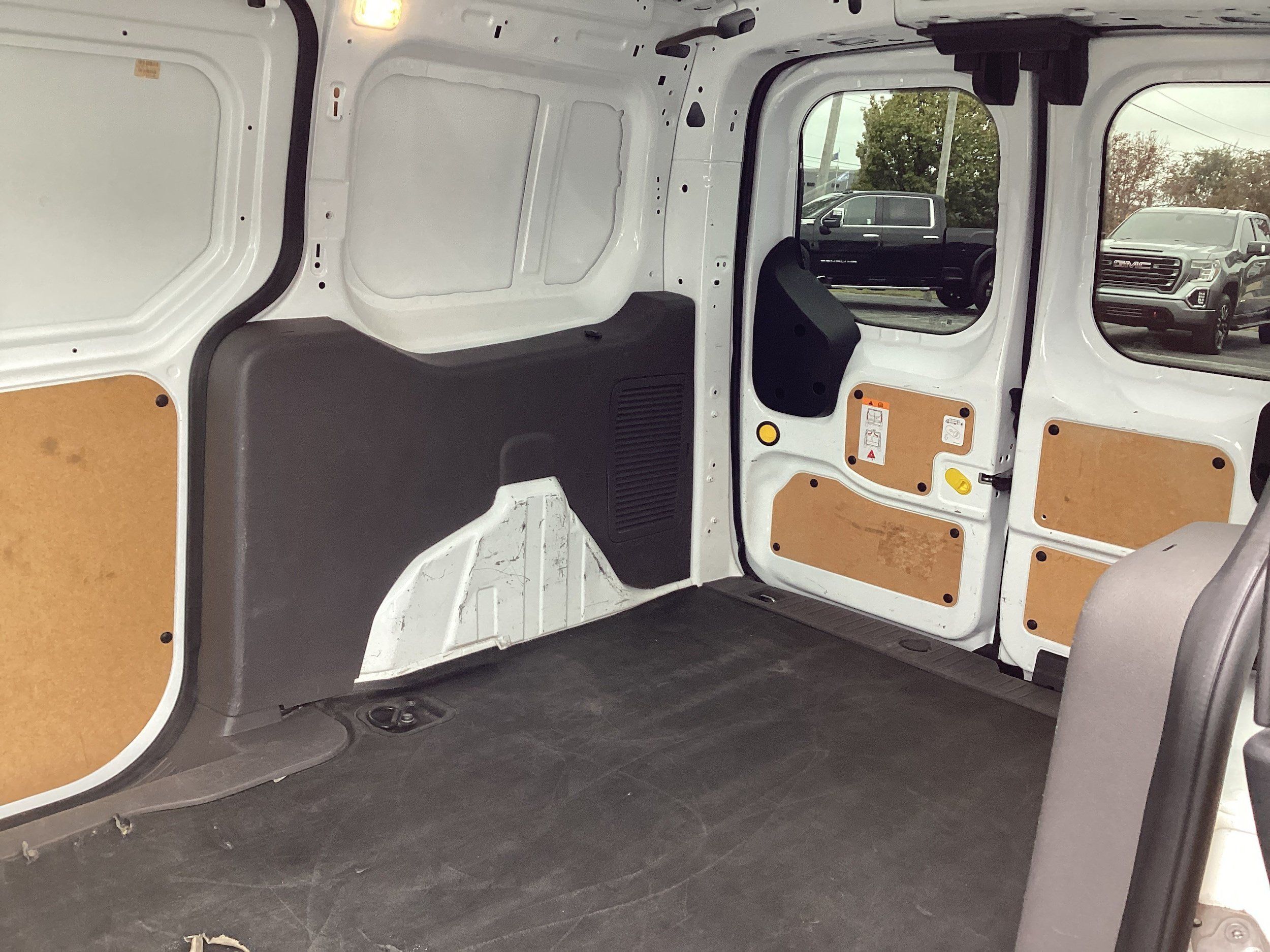 Used 2020 Ford Transit Connect XL FWD image 13