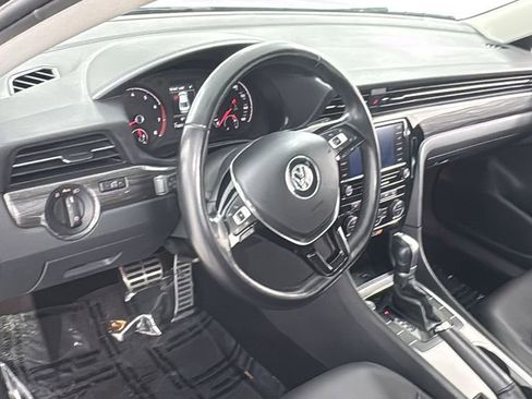 Used 2020 Volkswagen Passat 2.0T R-Line image 35