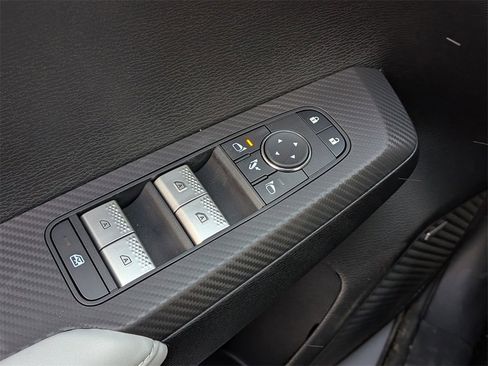 New 2026 Mitsubishi Outlander LE image 15