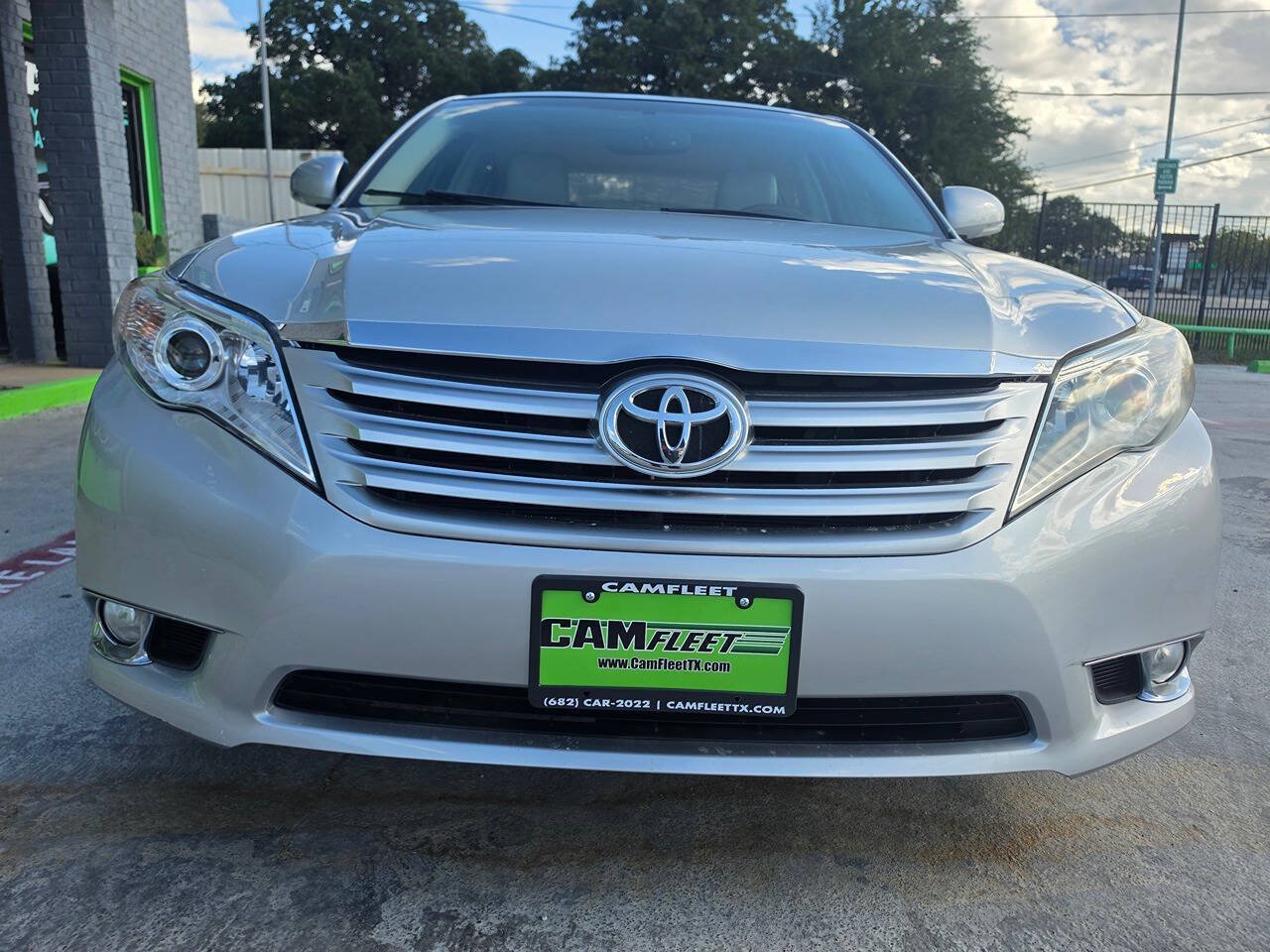 Used 2011 Toyota Avalon Limited FWD image 8