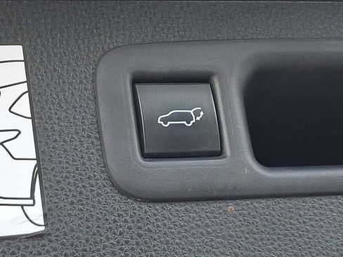 Used 2021 Toyota Highlander Platinum FWD image 30