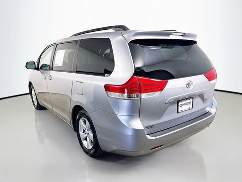 Used 2013 Toyota Sienna LE image 5