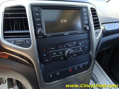 Used 2013 Jeep Grand Cherokee Laredo AWD/4WD image 21