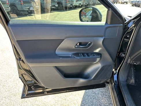 New 2026 Nissan Kicks S image 10