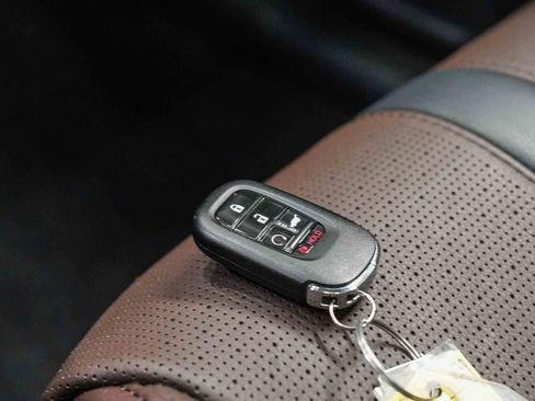 Used 2024 Honda Pilot Elite image 29
