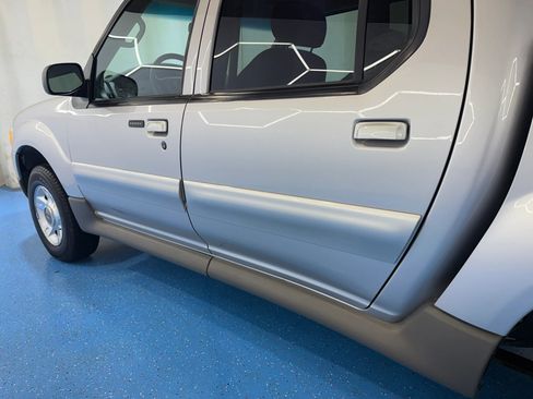 Used 2003 Ford Explorer Sport Trac XLT image 12