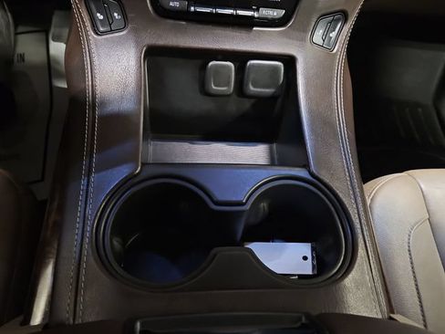 Used 2017 Chevrolet Suburban LT AWD/4WD image 16
