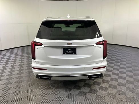 Used 2022 Cadillac XT6 Premium Luxury w/ Technology Package image 5