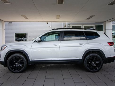 New 2026 Volkswagen Atlas SE FWD image 13