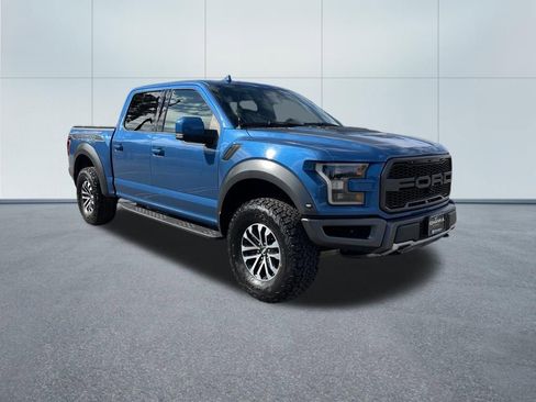 Certified 2019 Ford F150 Raptor w/ Equipment Group 802A Luxury image 4