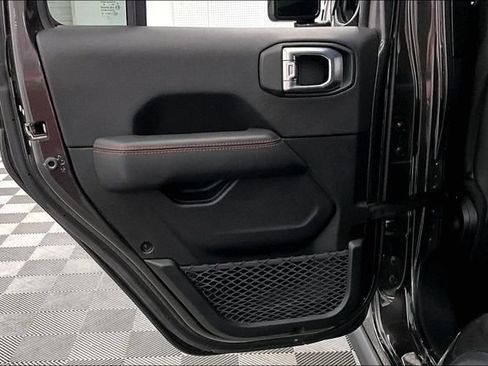 Used 2021 Jeep Wrangler Unlimited Rubicon w/ LED Lighting Group AWD/4WD image 21
