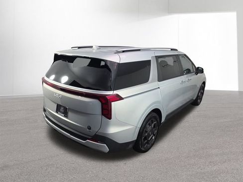 Used 2025 Kia Carnival EX FWD image 41