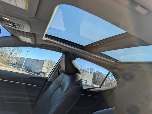 Used 2021 Toyota Camry XSE image 15