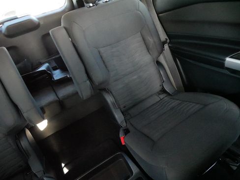 Used 2020 Ford Explorer XLT w/ Comfort Package AWD/4WD image 14