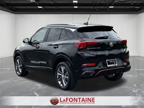 Used 2022 Buick Encore GX Preferred w/ Sport Touring Package FWD image 3