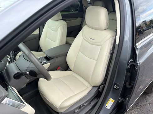 Certified 2022 Cadillac XT5 Premium Luxury w/ LPO, Floor Liner Package AWD/4WD image 10