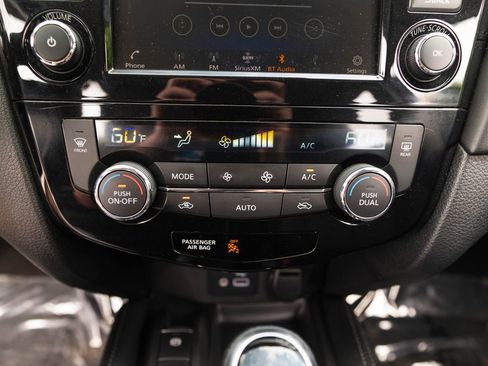 Used 2020 Nissan Rogue SL w/ Premium Package AWD/4WD image 33