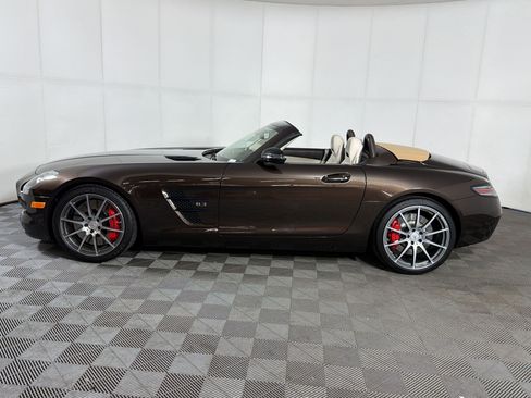 Used 2013 Mercedes-Benz SLS AMG GT Roadster image 2