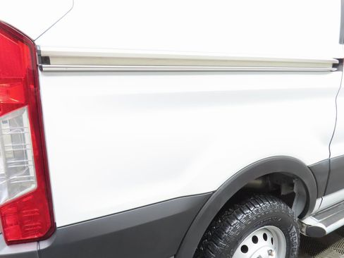 Used 2023 Ford Transit 250 Low Roof AWD w/ Exterior Upgrade Package image 27