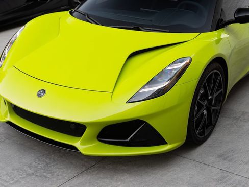 Used 2025 Lotus Emira RWD image 5