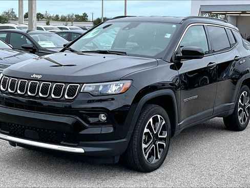 Used 2023 Jeep Compass Limited AWD/4WD image 9