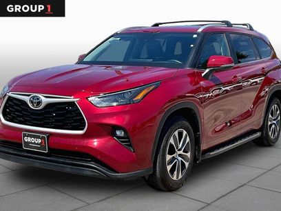 Used 2023 Toyota Highlander XLE
