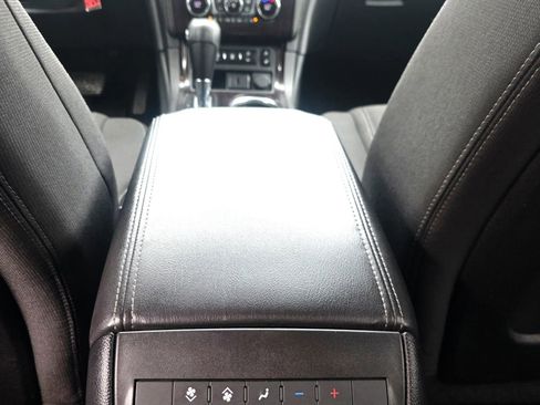 Used 2016 Chevrolet Traverse LT AWD/4WD image 24