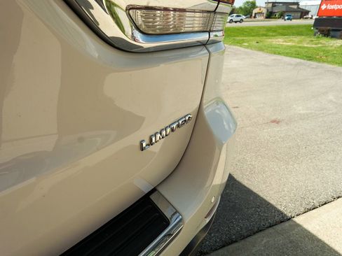 Used 2021 Jeep Grand Cherokee Limited w/ Luxury Group II image 10