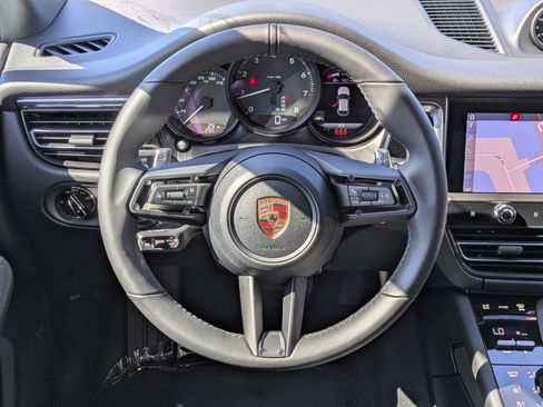 Certified 2026 Porsche Macan AWD/4WD image 15