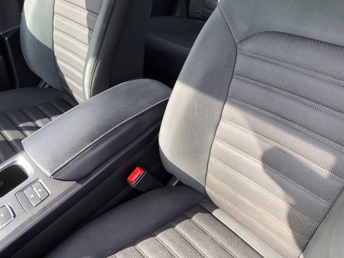 Used 2019 Ford Fusion SE image 19