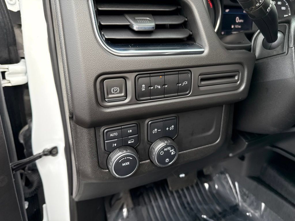Used 2022 Chevrolet Tahoe 4WD image 13