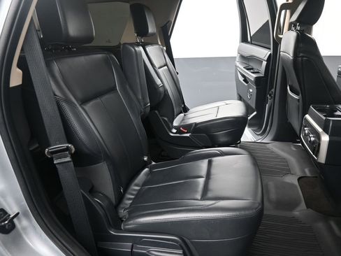 Certified 2023 Ford Expedition XLT image 18