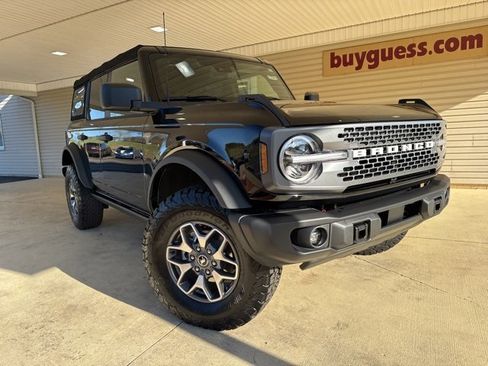 New 2025 Ford Bronco Badlands image 2
