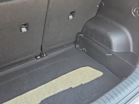 Used 2025 Kia Soul LX w/ LX Technology Package FWD image 23