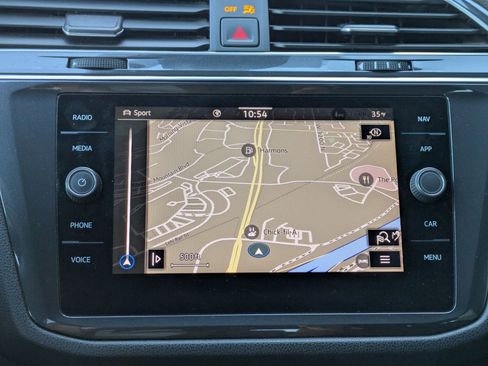 Used 2022 Volkswagen Tiguan SEL R-Line image 18