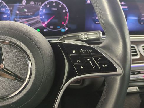 Used 2024 Mercedes-Benz GLE 350 4MATIC w/ Driver Assistance Package image 33