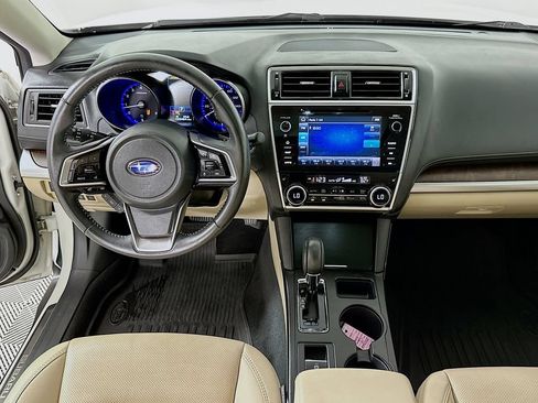 Used 2018 Subaru Outback 3.6R Limited AWD/4WD image 19