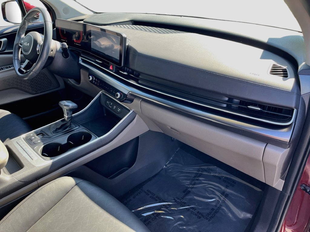 Certified 2025 Kia Carnival FWD image 33