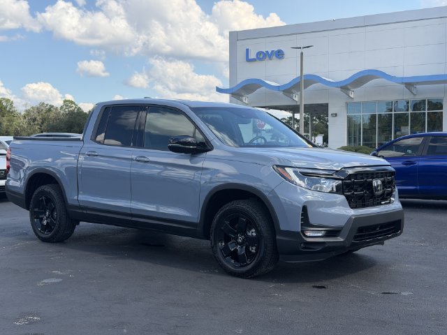 Used 2025 Honda Ridgeline Black Edition image 2